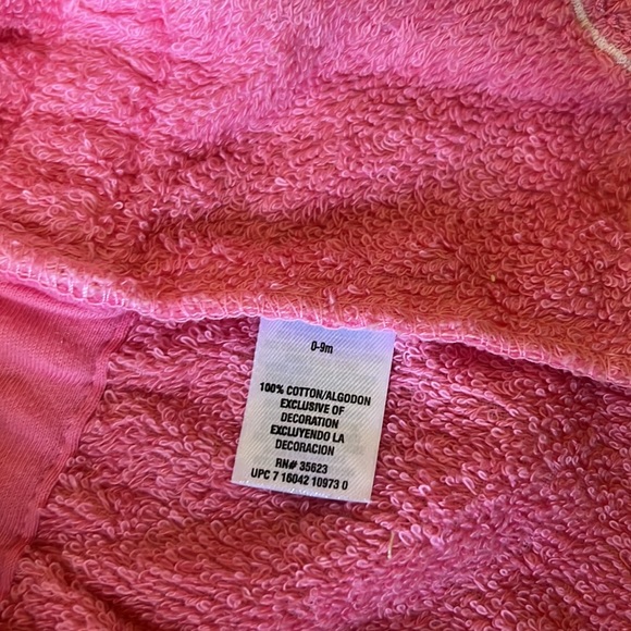 ◽️CARTER’S: Girl 0-9 months adorable pink bathrobe w/tie, barely worn◽️ - Picture 6 of 8